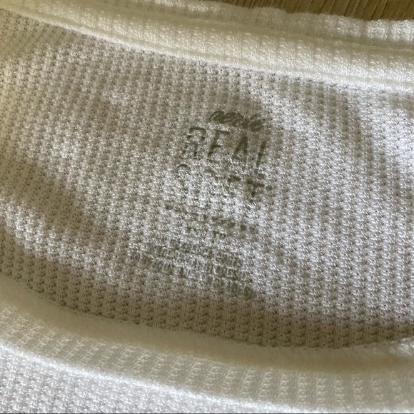 Soft white ribbed shirt (brand new) - Picture 2 of 2